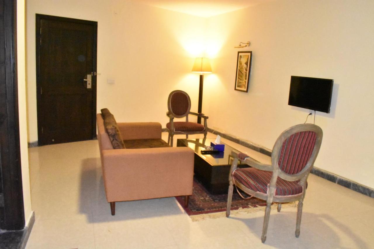 Summit Hotel Abbottabad Dış mekan fotoğraf