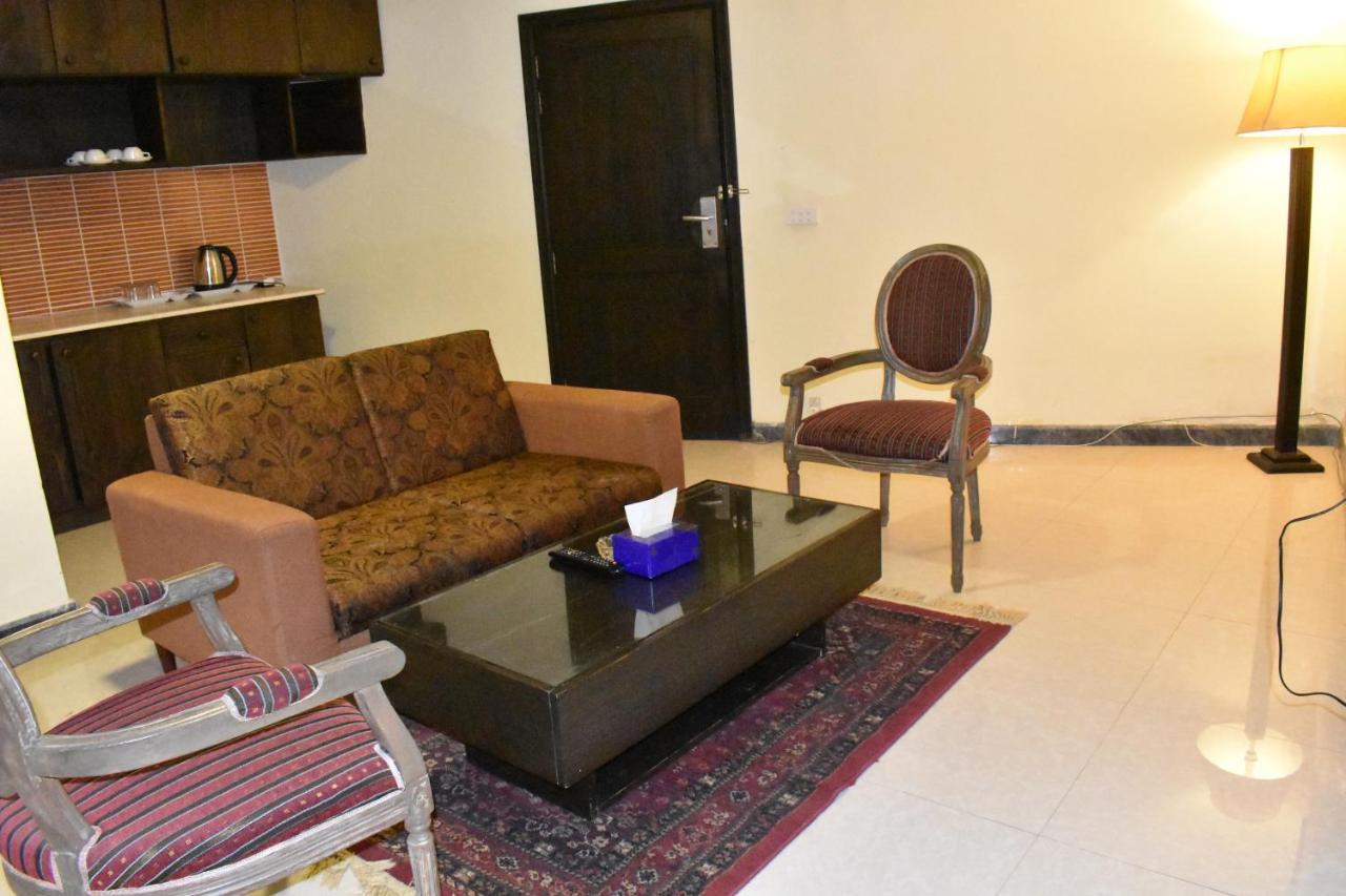 Summit Hotel Abbottabad Dış mekan fotoğraf